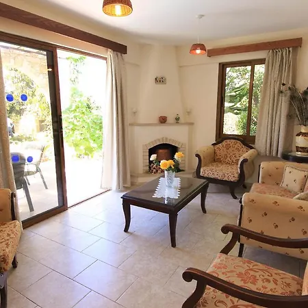 Irini Villa Polis
